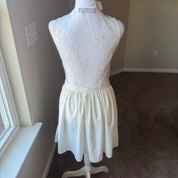 NWT $50 Akira Chicago Red Label‎ Women's Sleeveless Lace Back Dress Medium Cream - Picture 3 of 12